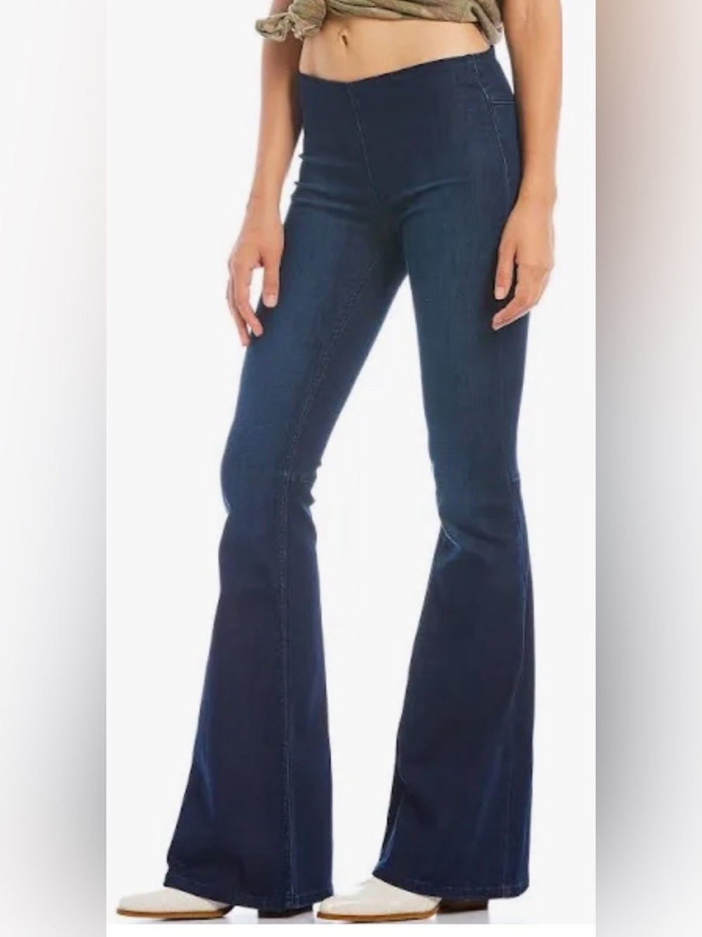Free People Penny Pull-On flare jeans in a dark wash size 27 waist x 33" long